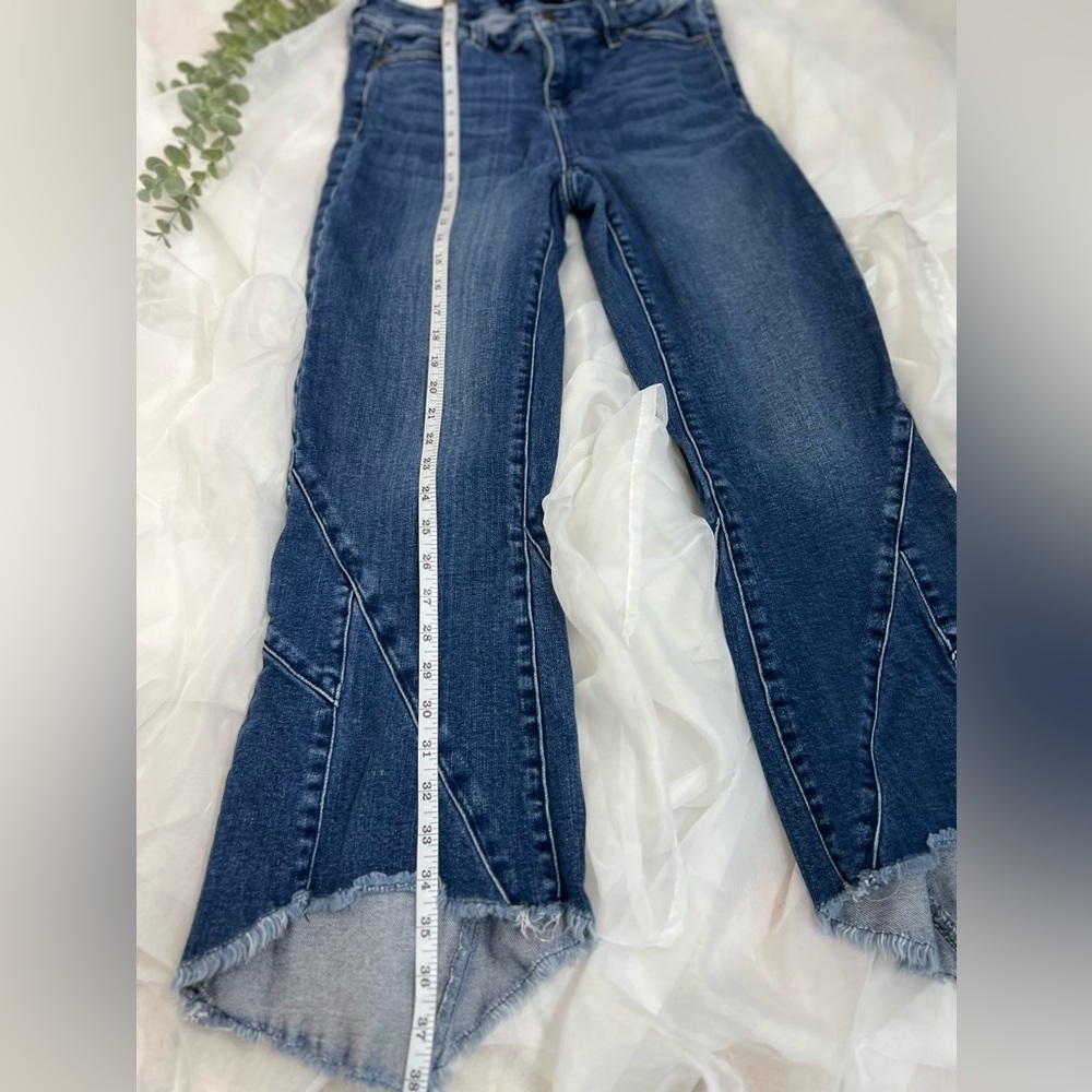 Liverpool Los Angeles The Cropped Flare Dark Wash Jean Size 6/28 - Picture 8 of 12